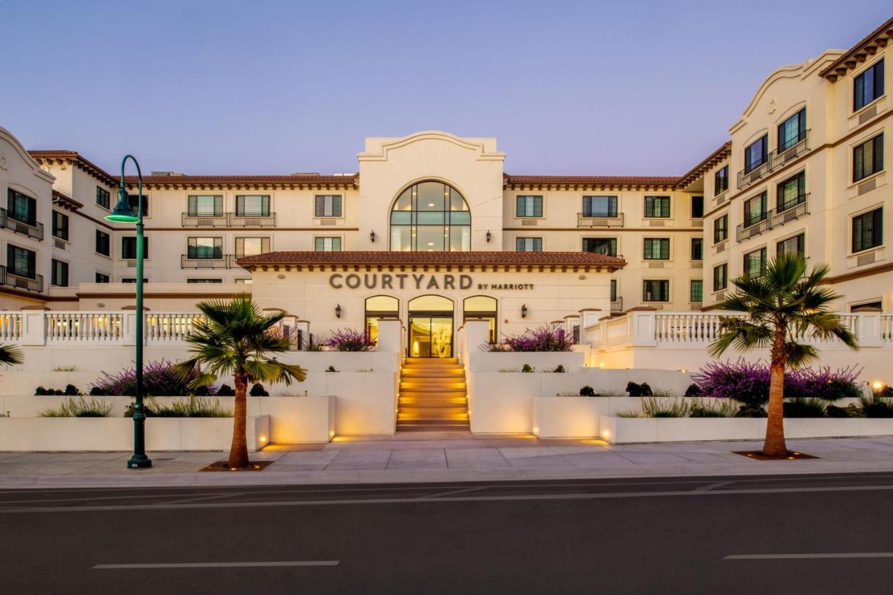 Отель Courtyard By Marriott Санта-Крус Экстерьер фото