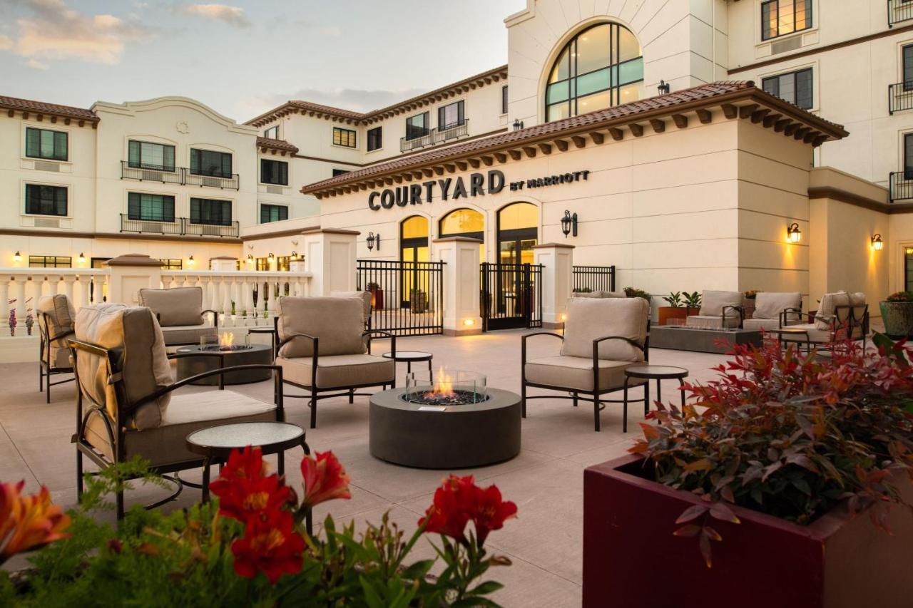 Отель Courtyard By Marriott Санта-Крус Экстерьер фото